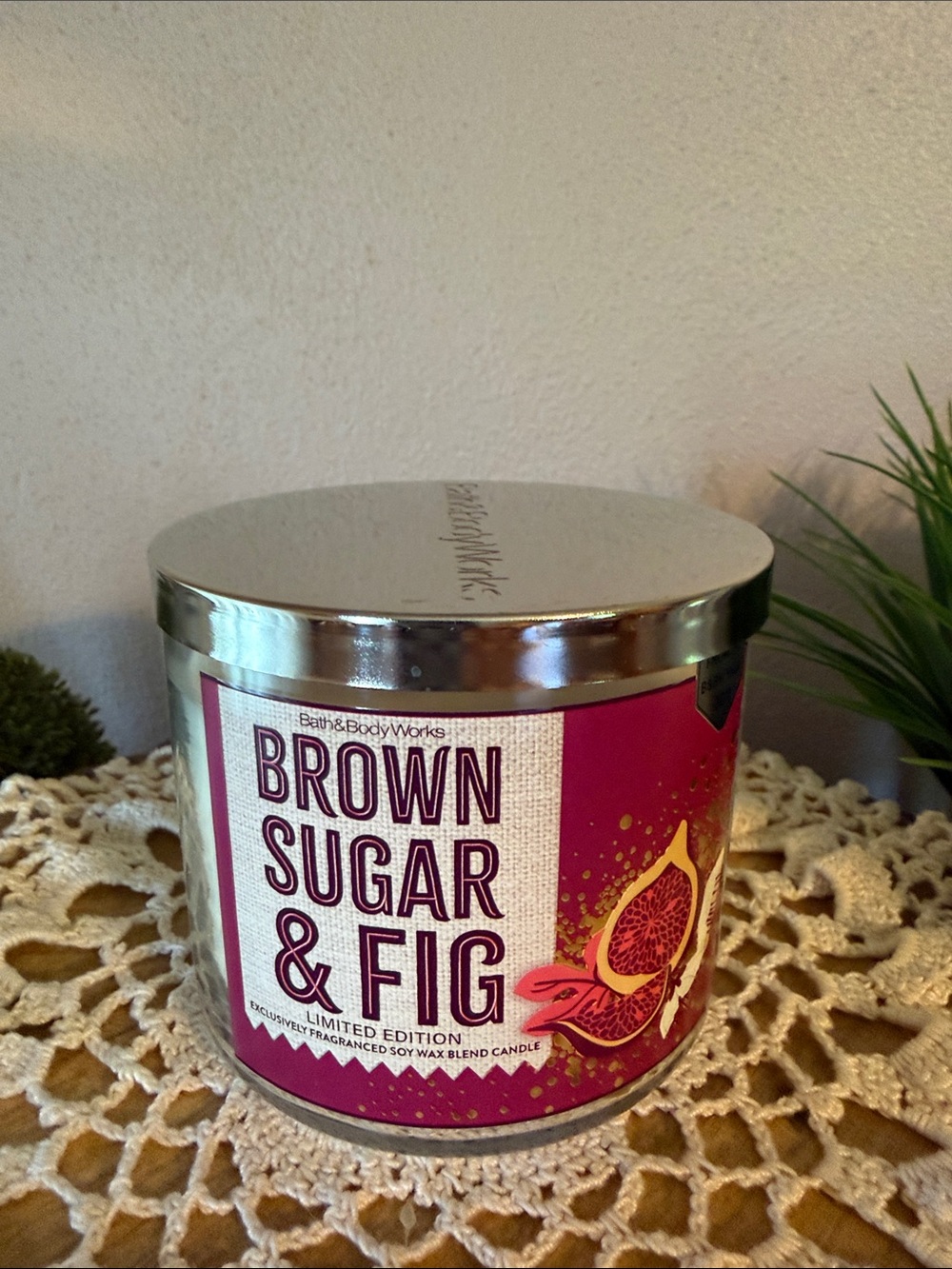 Bath & Body Works Brown Sugar & Fig Candle - Magenta Label, Silver Lid